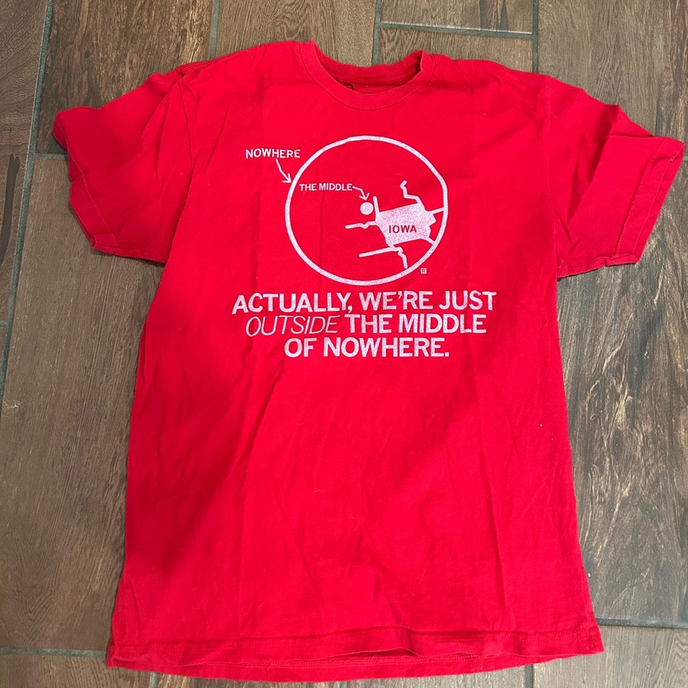 Raygun Iowa t shirt size M unisex